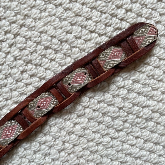 Woven brown leather belt - Picture 5 of 10